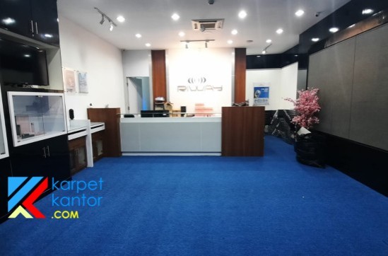 Pemasangan Karpet Roll Gedung Kantor PT. Riway International, Kelapa Gading | Karpetkantor.com